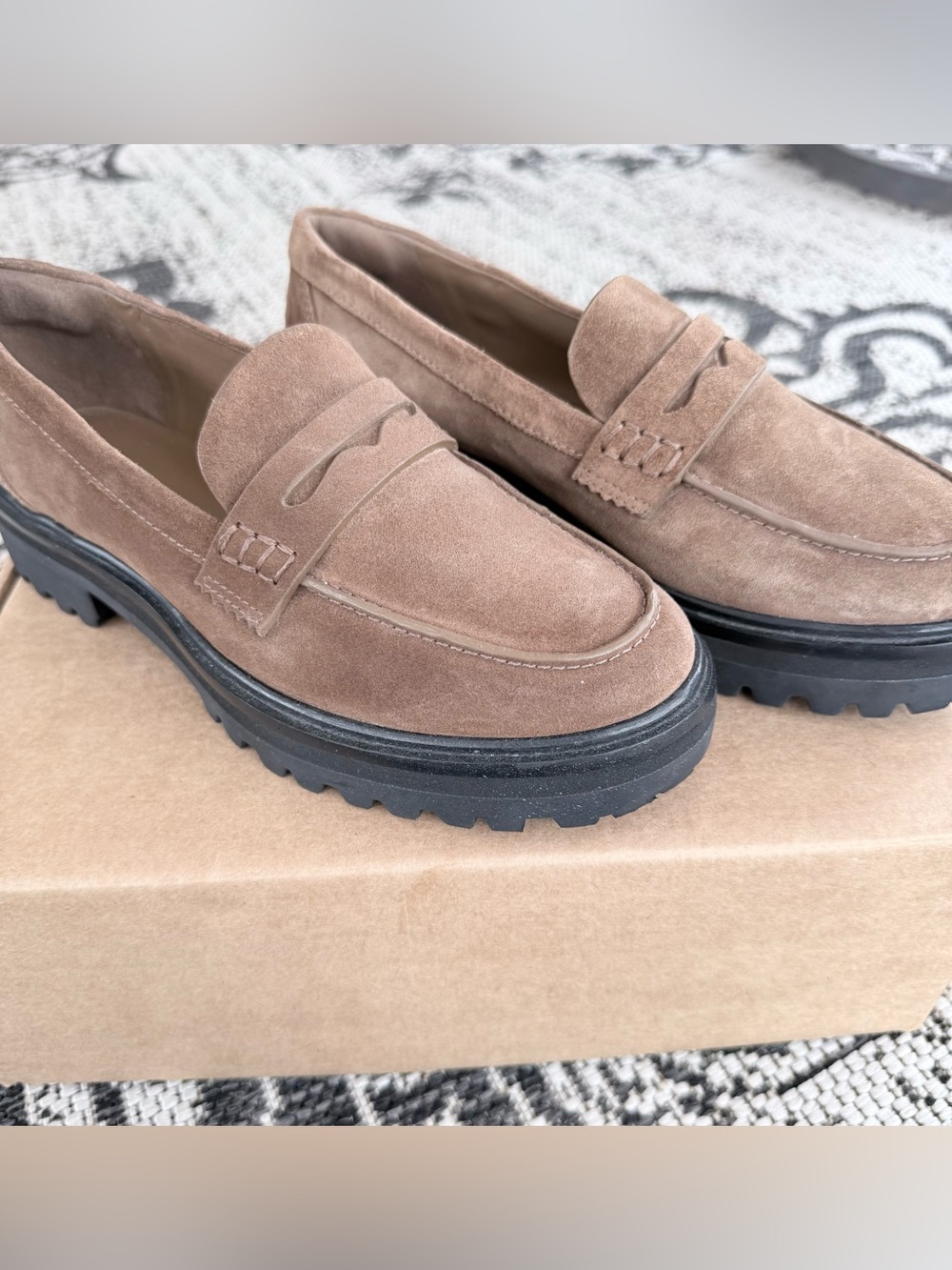 Reformation Agathea Chunky Suede Loafers Farro Brown Size 7